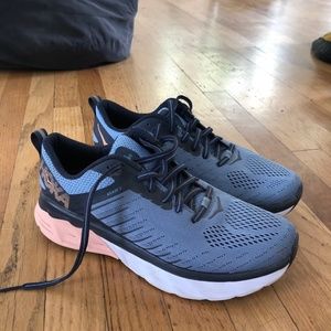 New unused Hoka One One Arahi 3 Women Size 7 Running Shoe